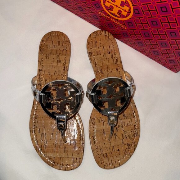 New Tory Burch Metallic Silver Patent leather Cork Miller Sandals Size 8.5 - Picture 11 of 14